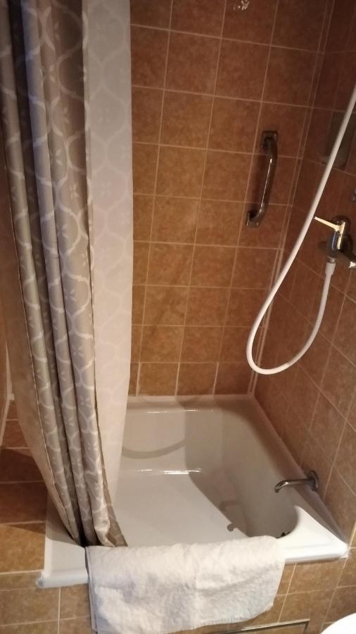 バート・ウーラッハBames Badurach Metzingen Stuttgartアパートメント エクステリア 写真